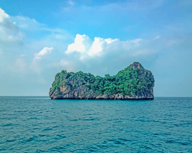 Island In The Middle Of The Sea Oceans Painting By Numberss.png